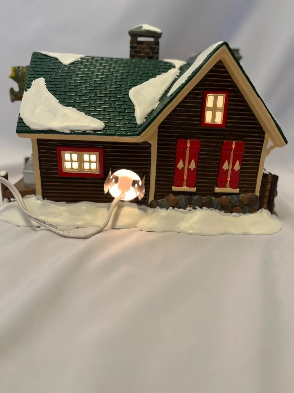 Department 56 Snow Village – Fisherman’s Nook Resort - Picture 7 of 16